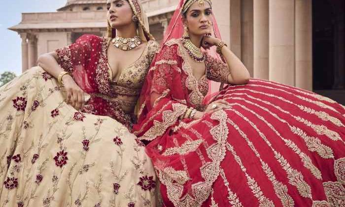 AIM DIRECTLY WITH THESE DESIGNER LEHENGAS FOR WOMEN!